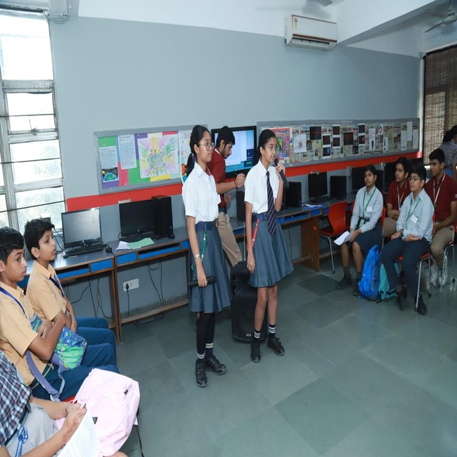 Students presenting during an INNONATION event